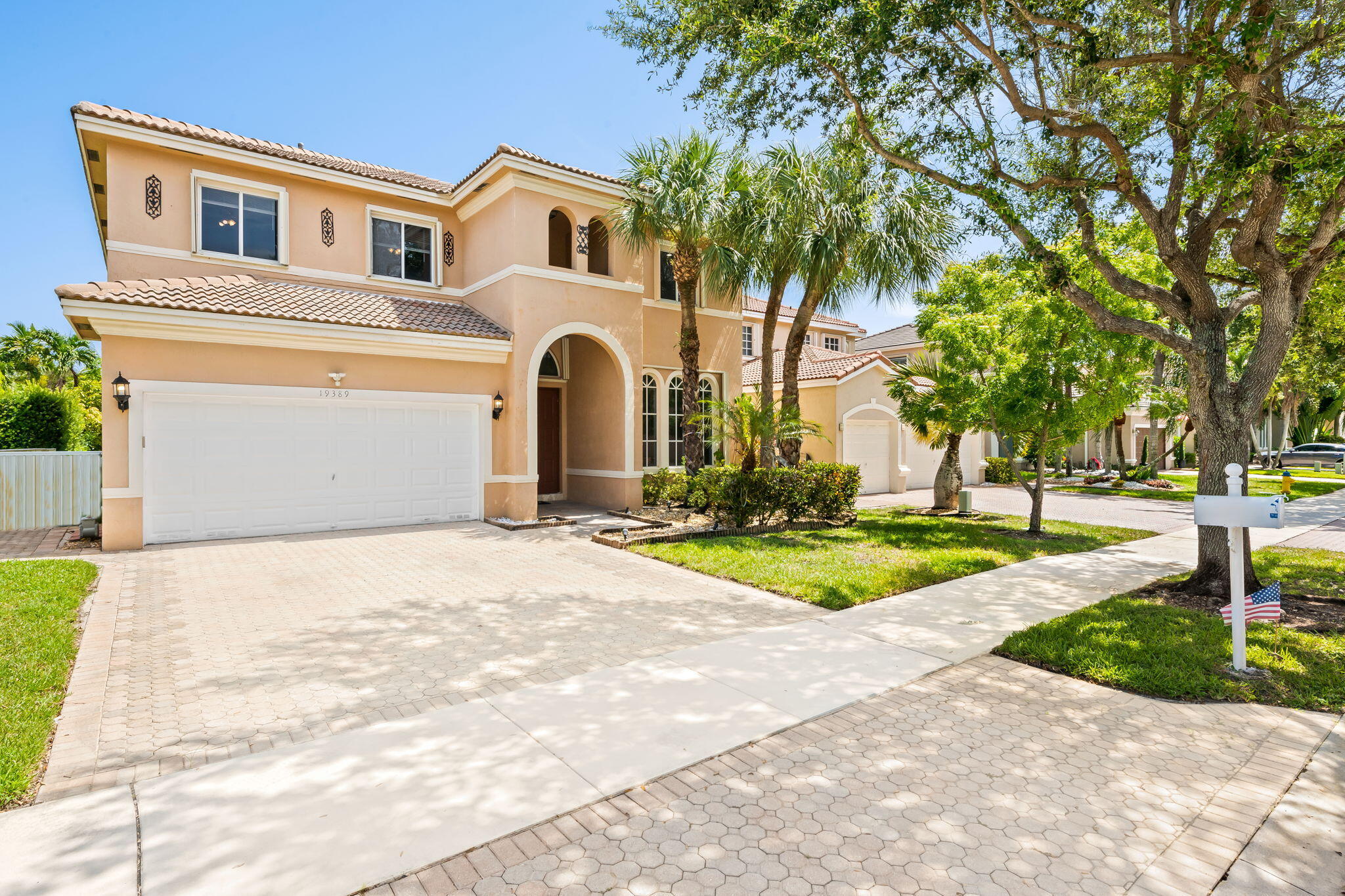 Pembroke Pines photo 2