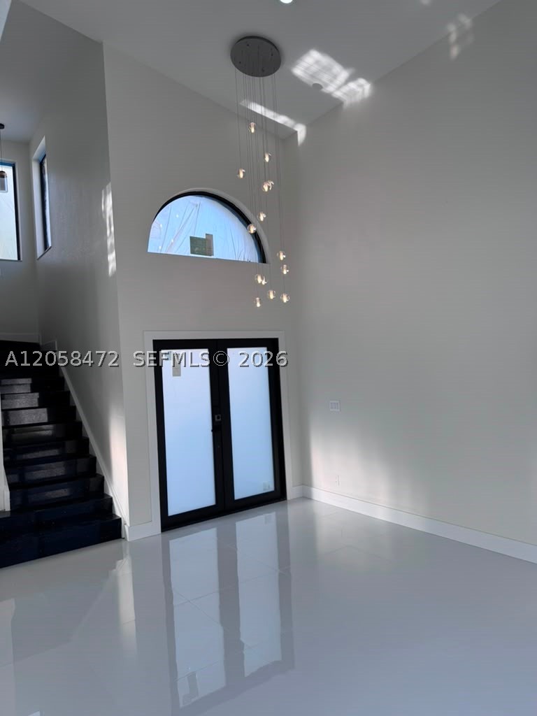 Miramar photo 1