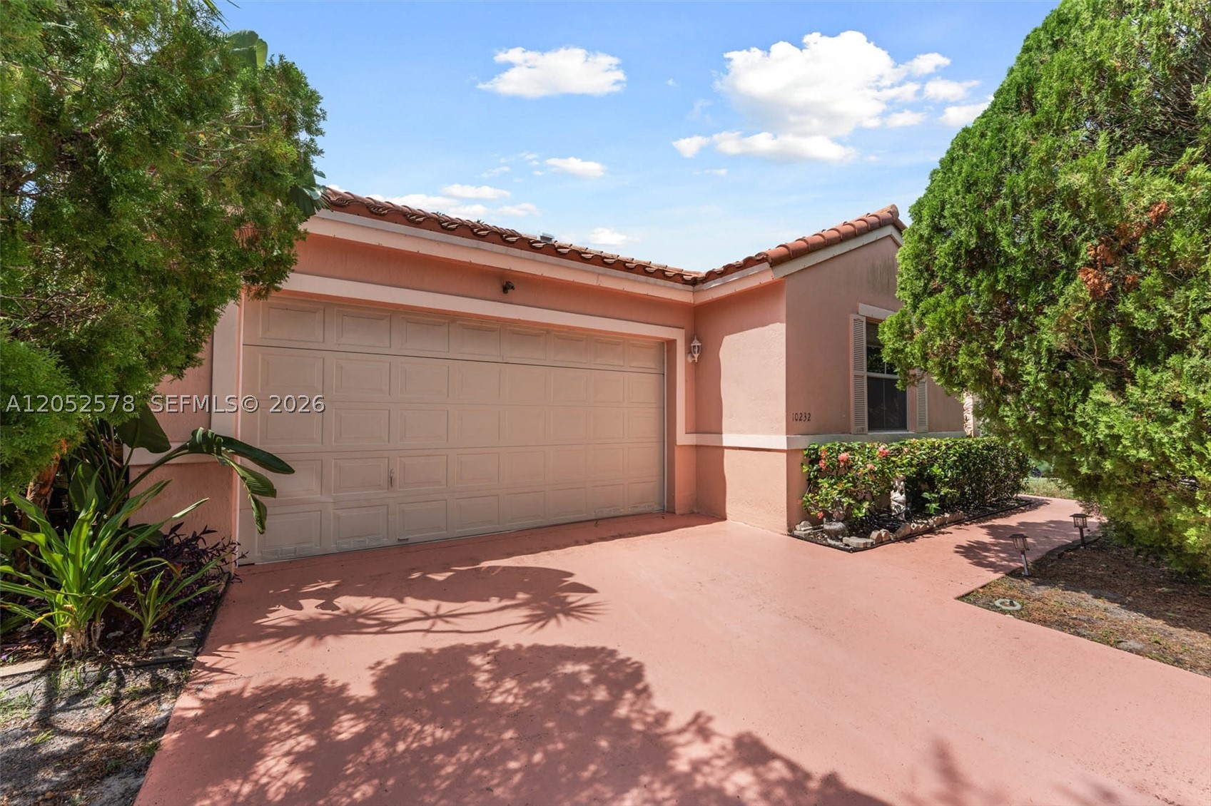 Pembroke Pines photo 2
