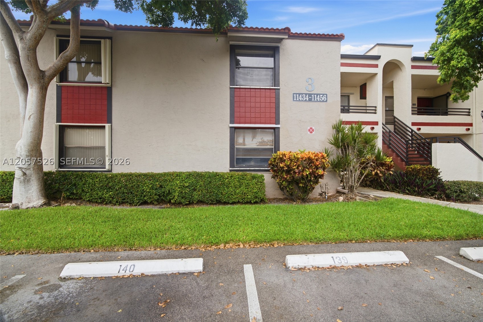 Pembroke Pines photo 1