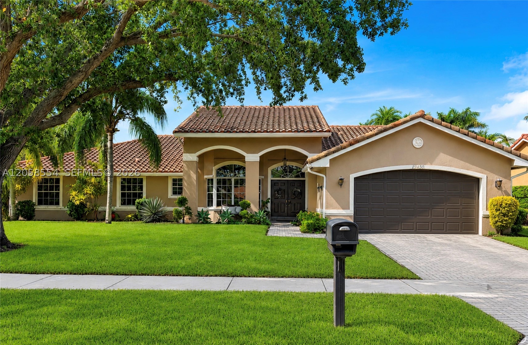 Pembroke Pines photo 1