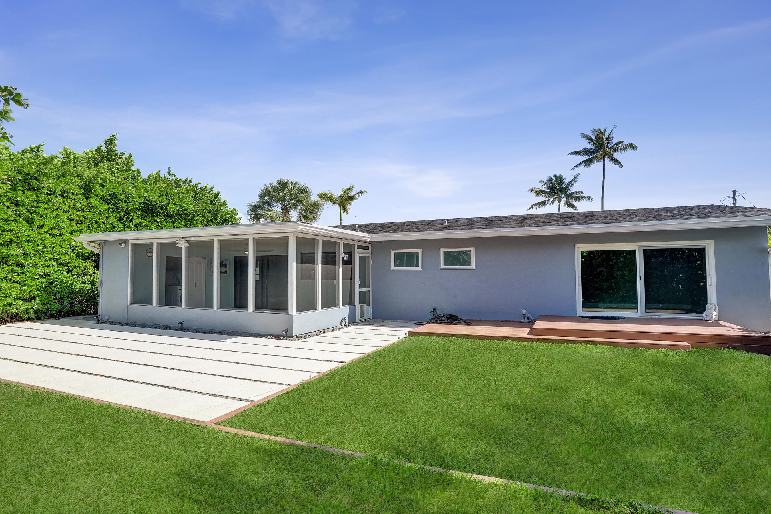 Wilton Manors photo 3
