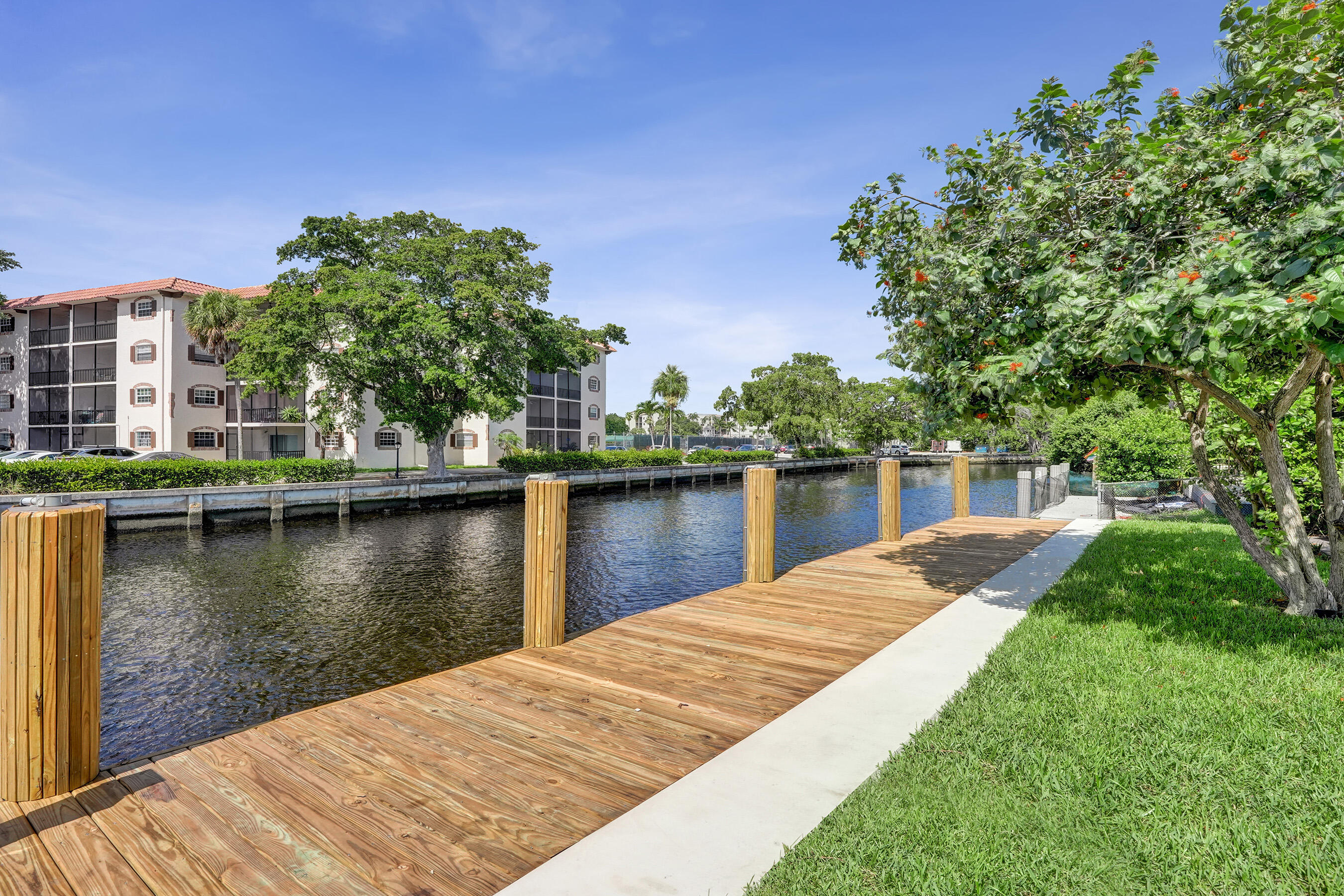 Wilton Manors photo 2