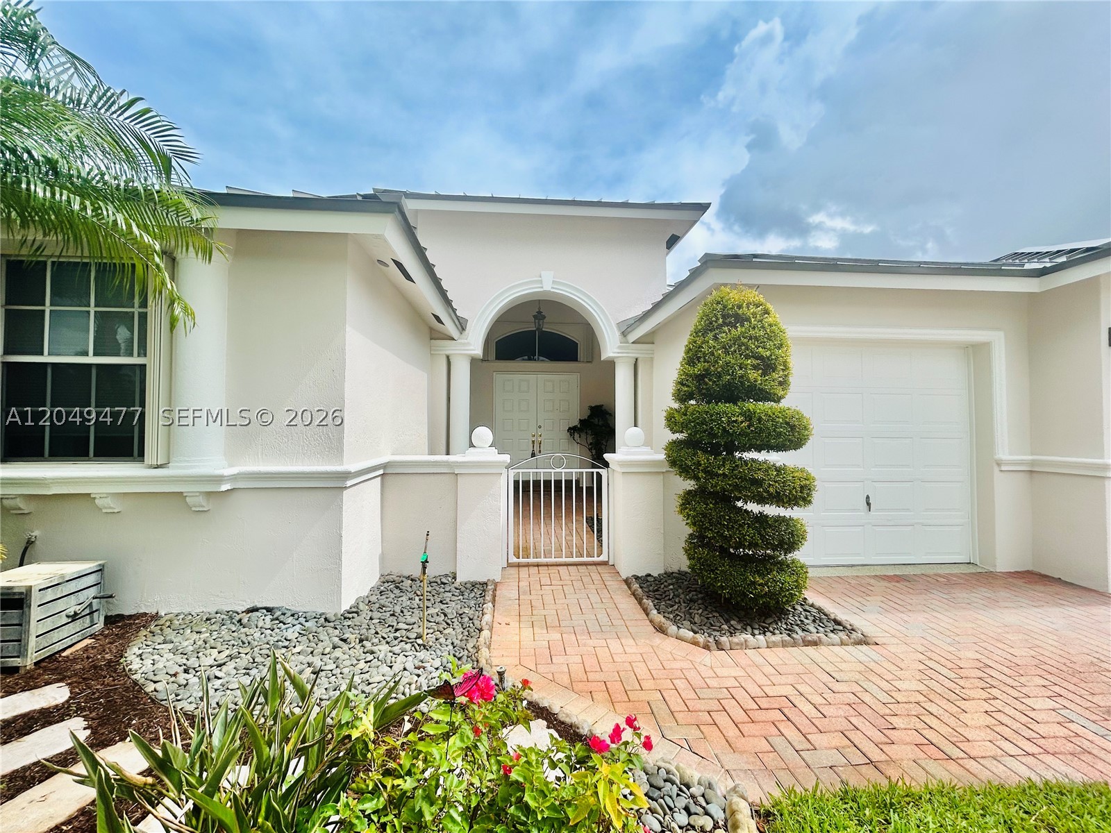 Pembroke Pines photo 2