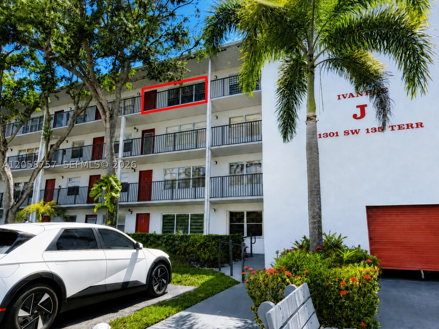 Pembroke Pines photo 1