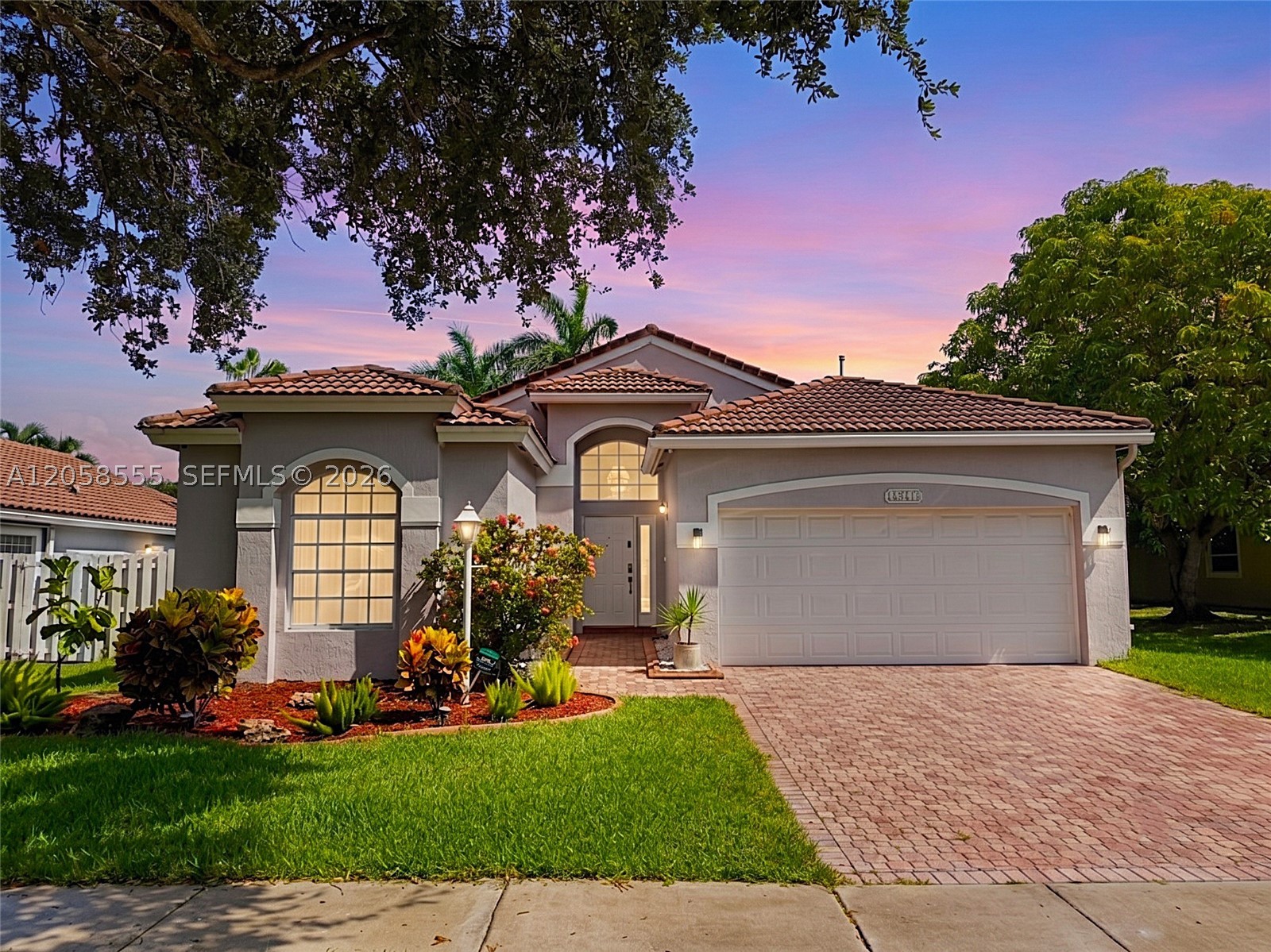 Pembroke Pines photo 2