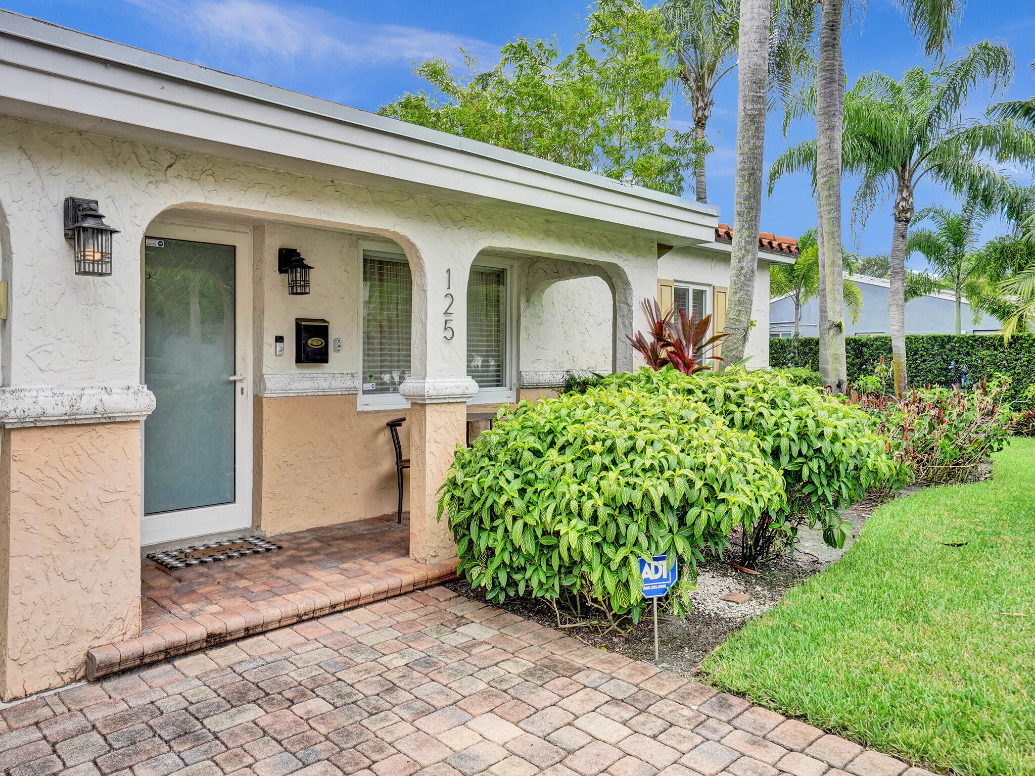 Wilton Manors photo 3