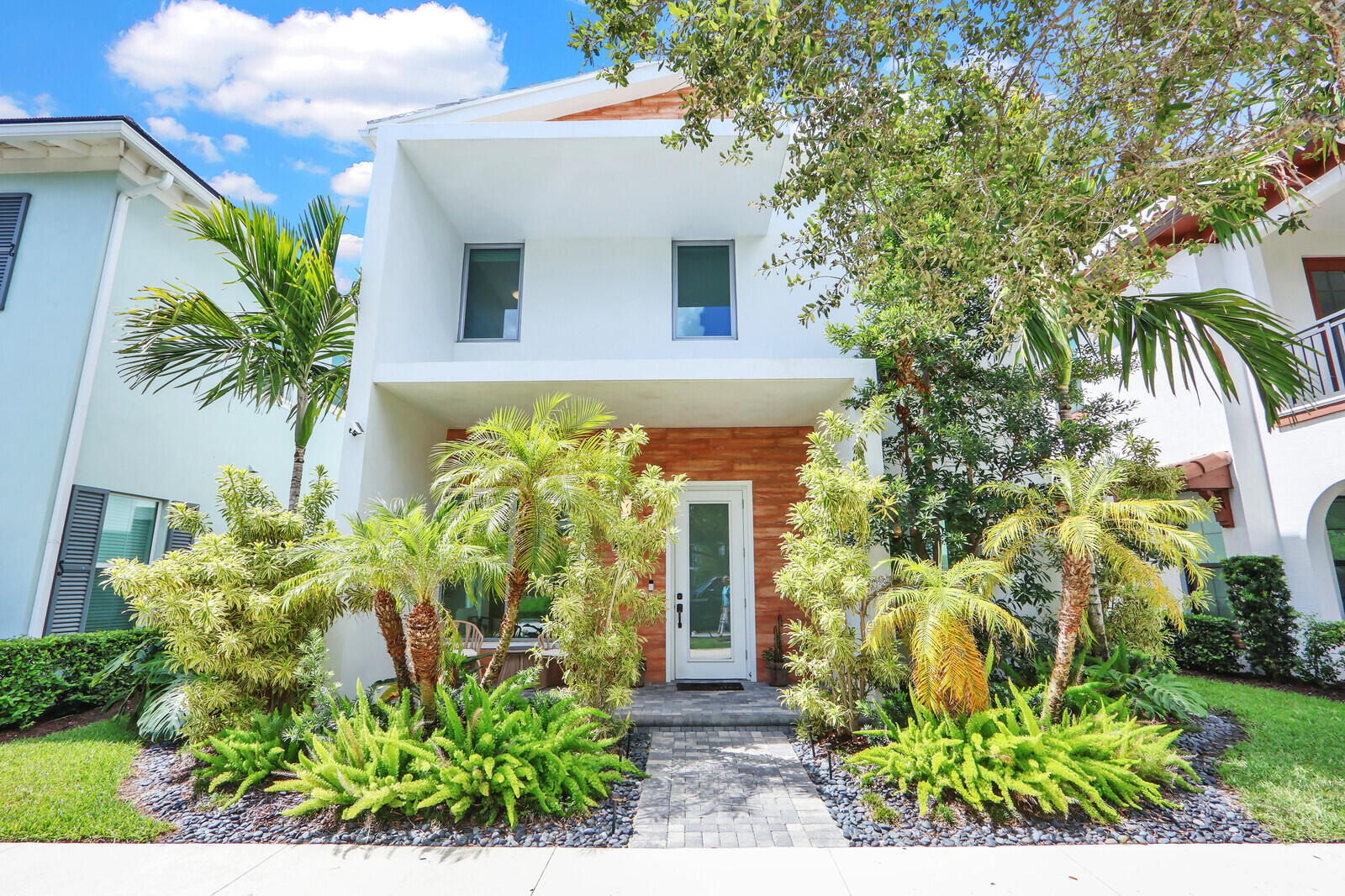Palm Beach Gardens photo 1