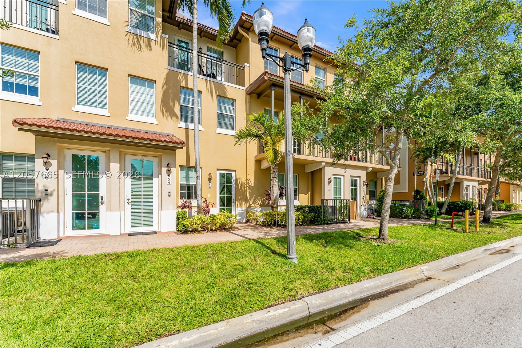 Pembroke Pines photo 2