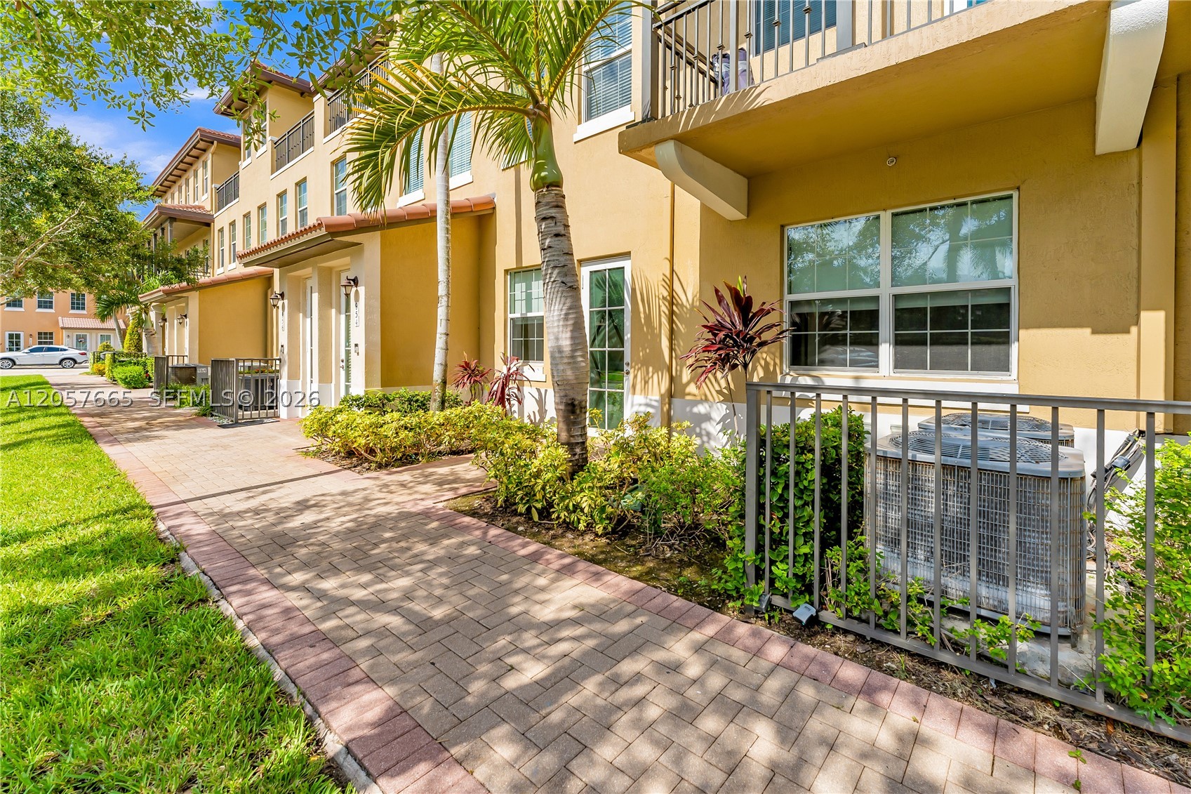 Pembroke Pines photo 4