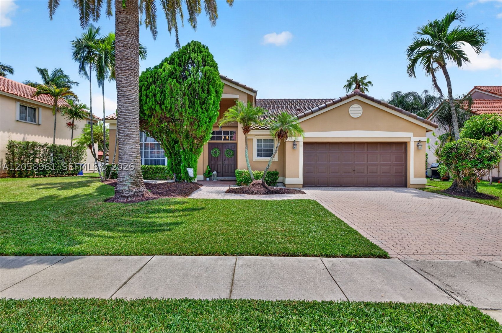 Pembroke Pines photo 1