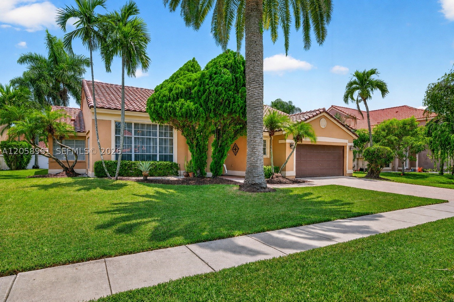 Pembroke Pines photo 2