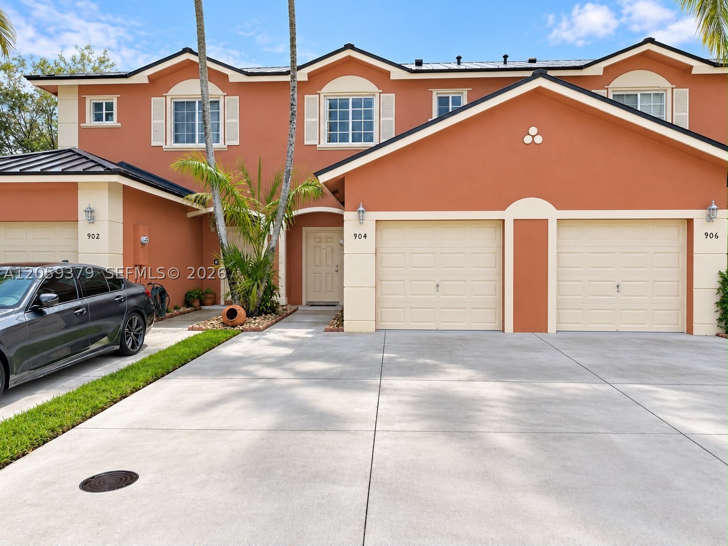 Pembroke Pines photo 1