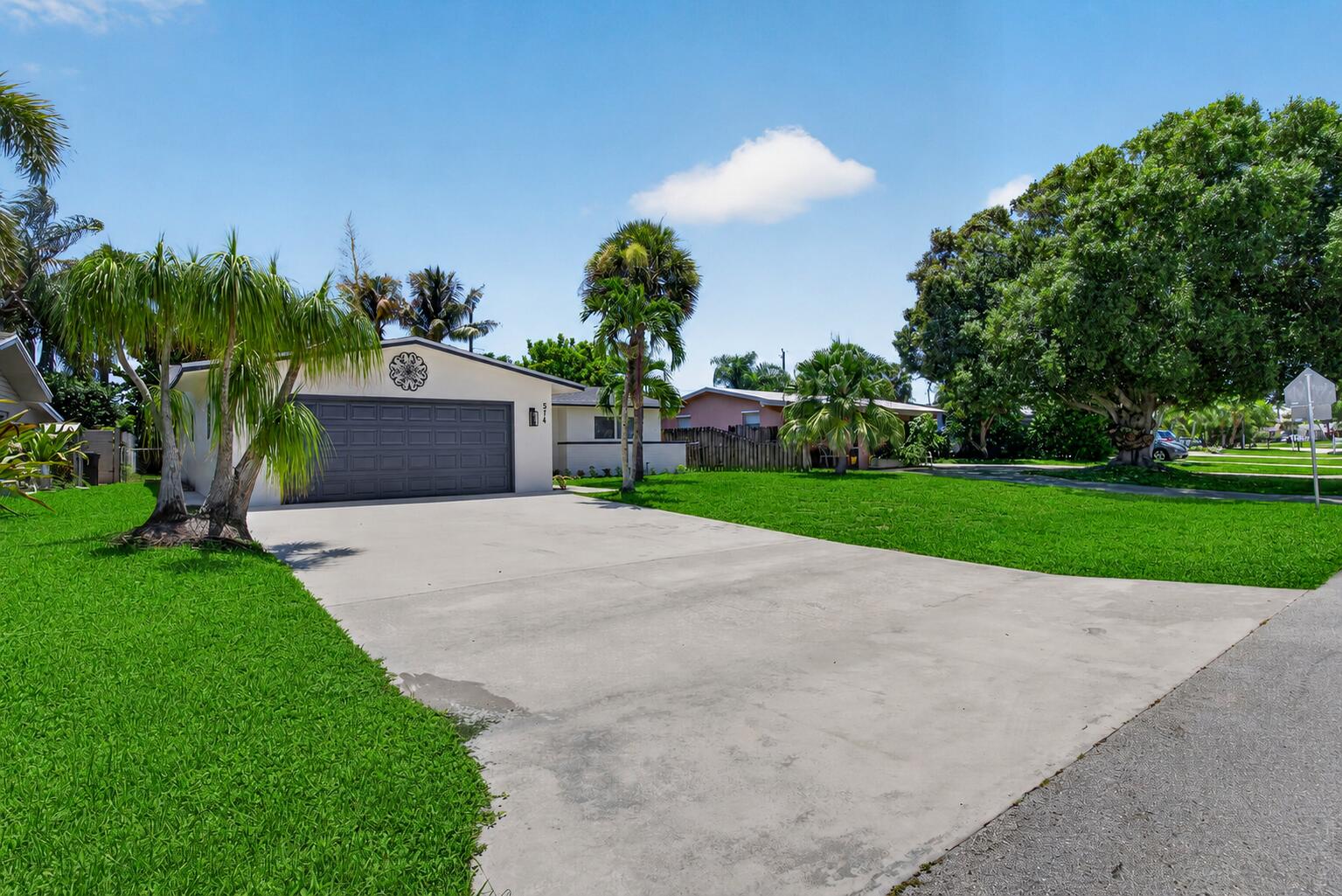 Palm Beach Gardens photo 2