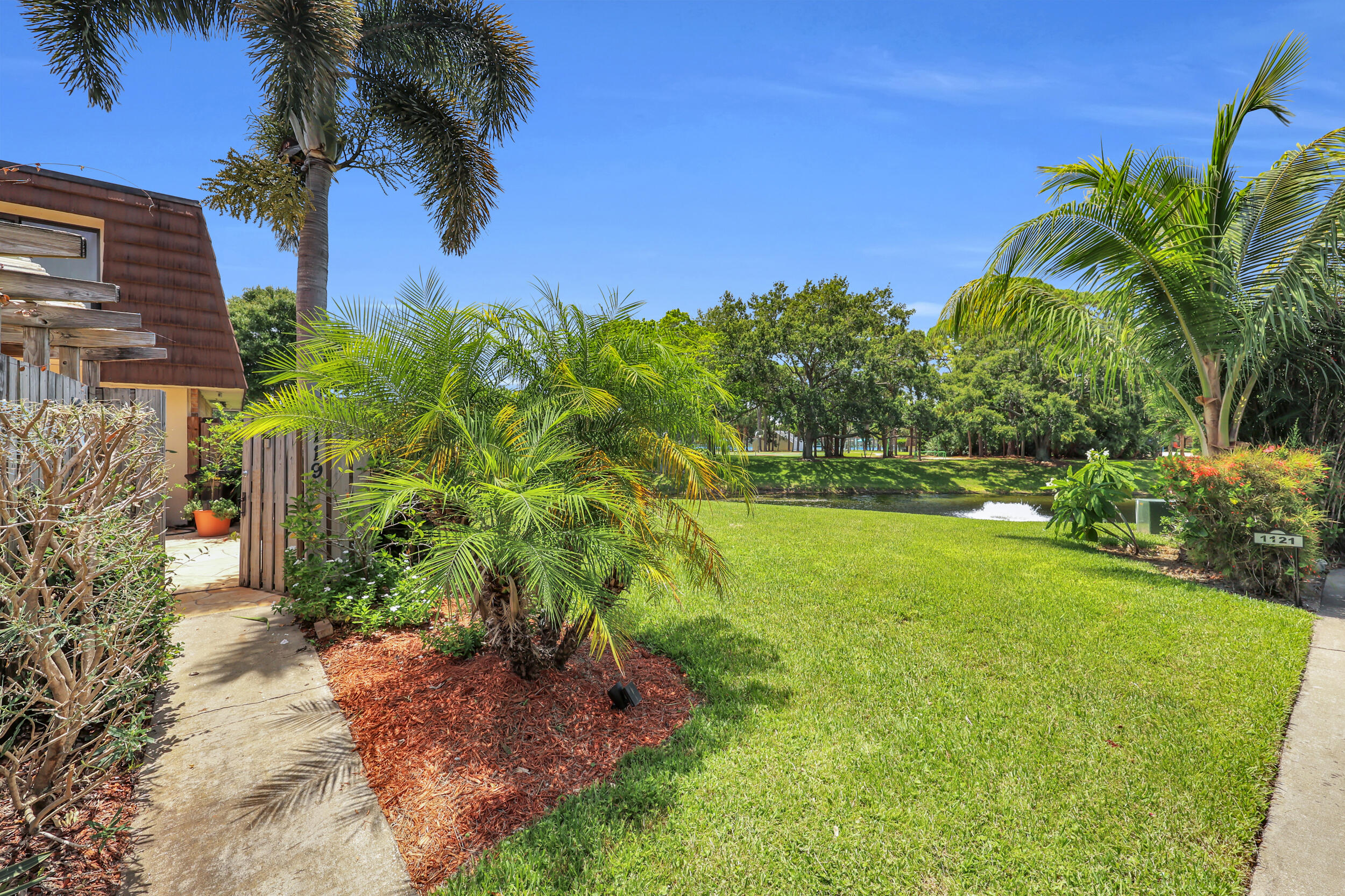 Palm Beach Gardens photo 2
