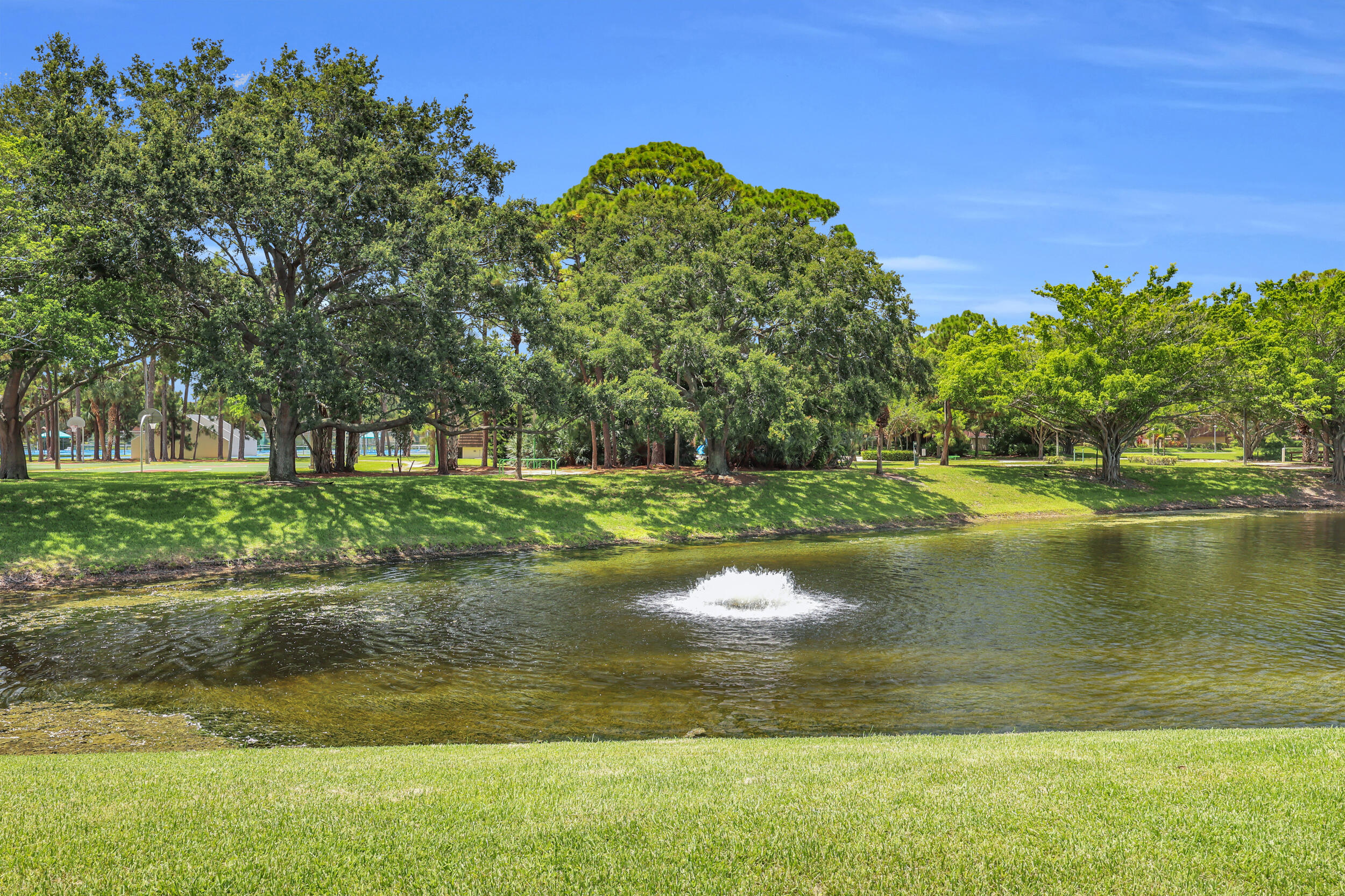 Palm Beach Gardens photo 3