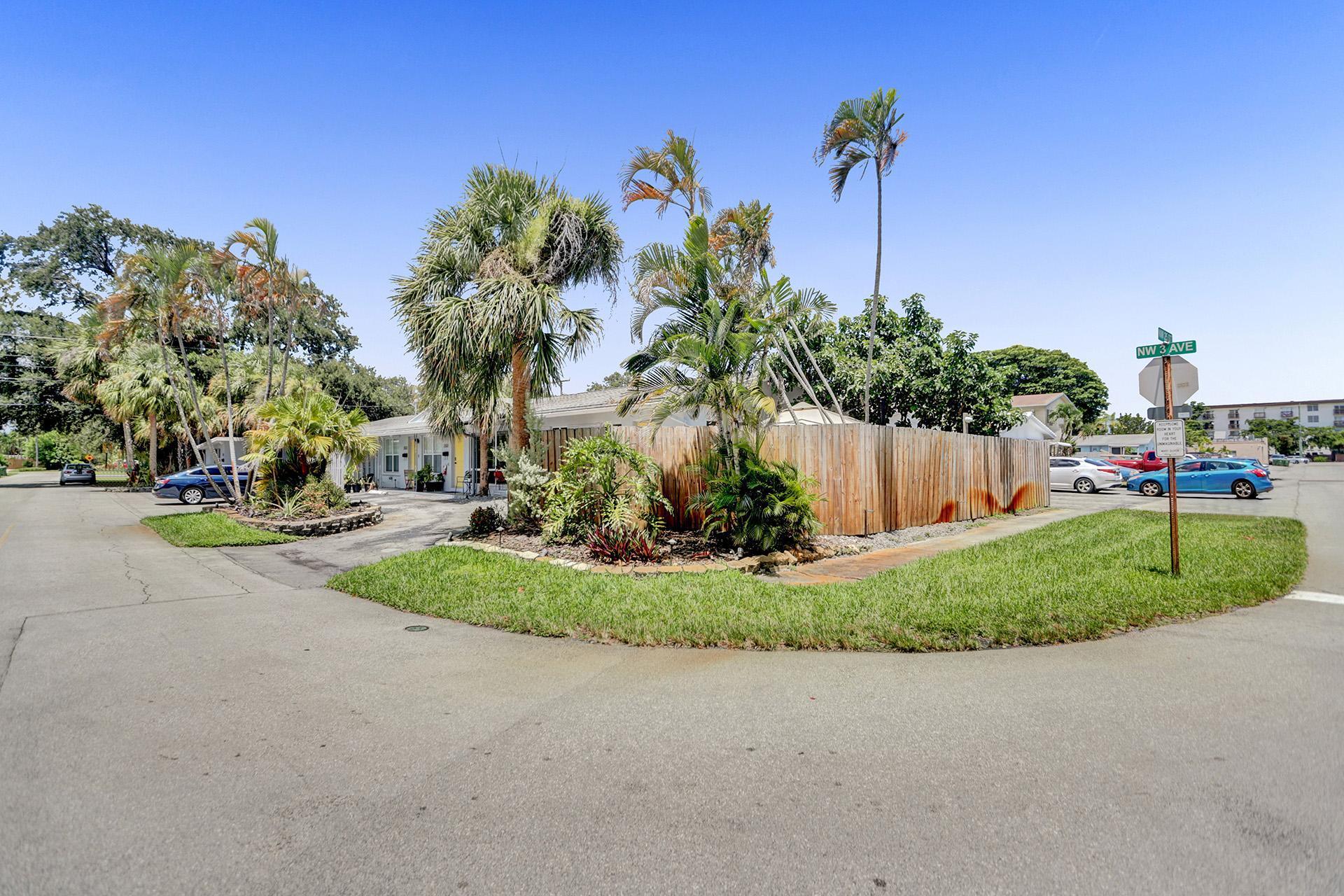 Wilton Manors photo 2