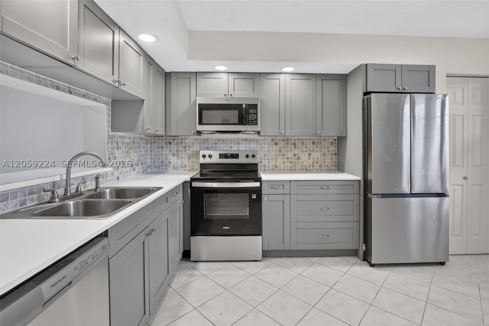 Pembroke Pines photo 1