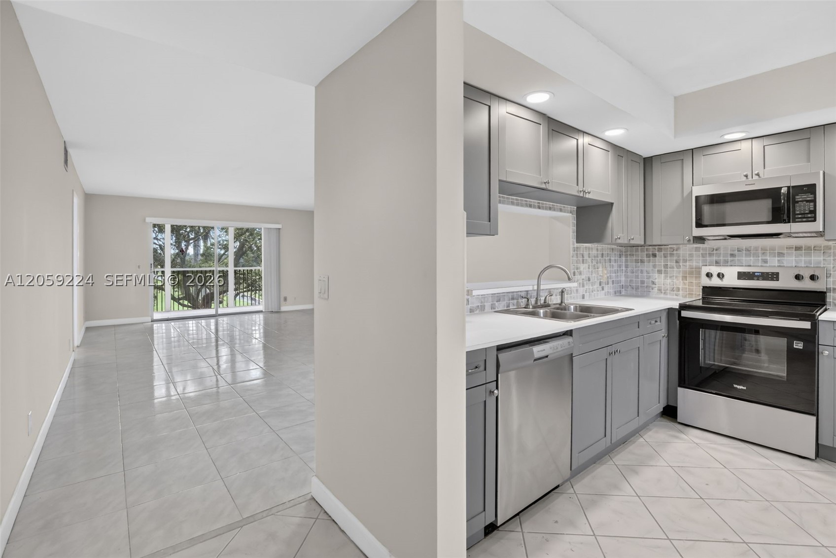 Pembroke Pines photo 4