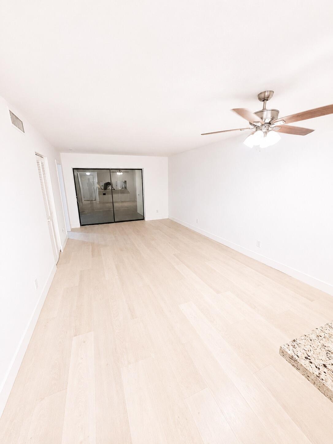 Miramar photo 3