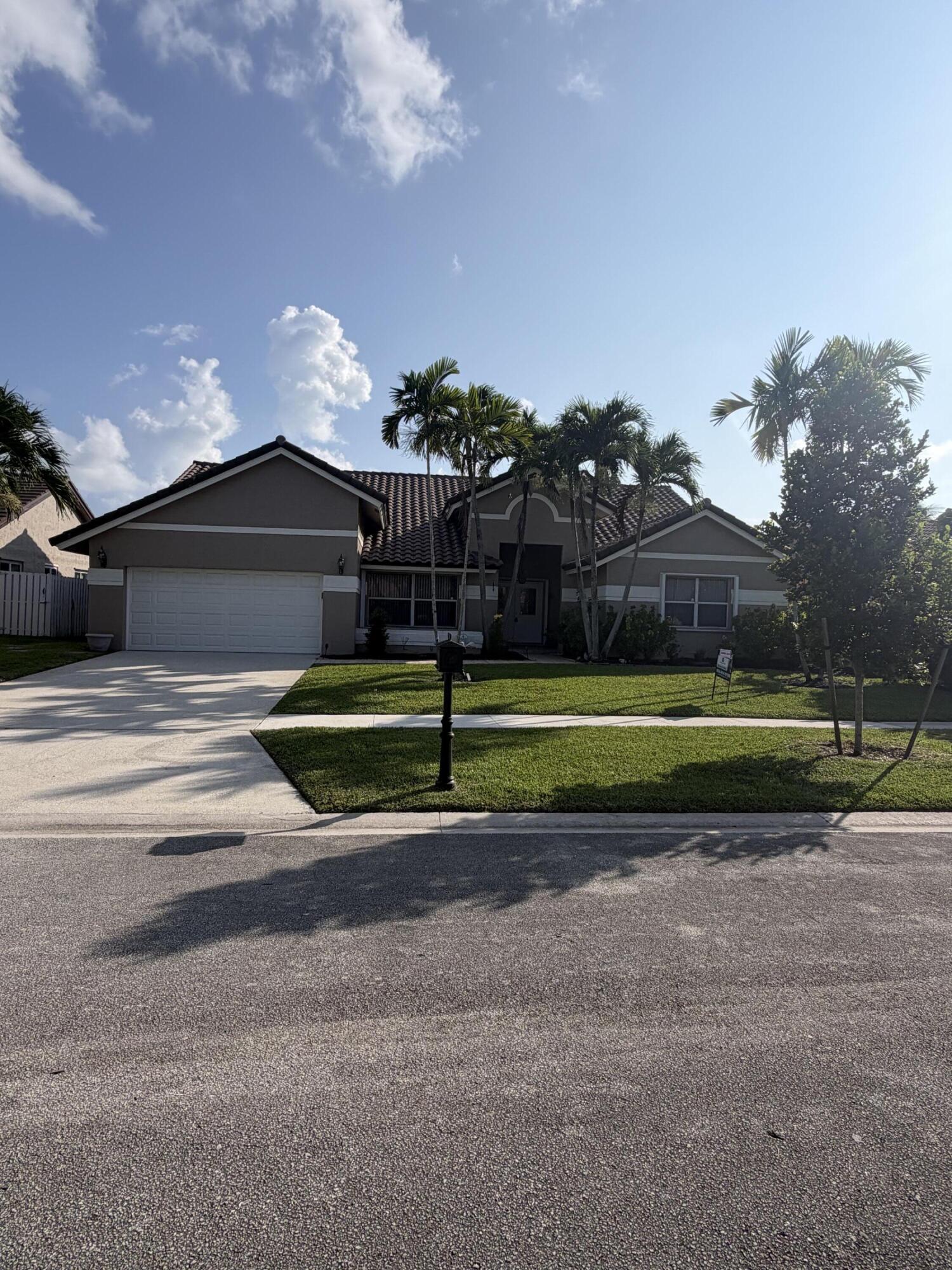 Pembroke Pines photo 1