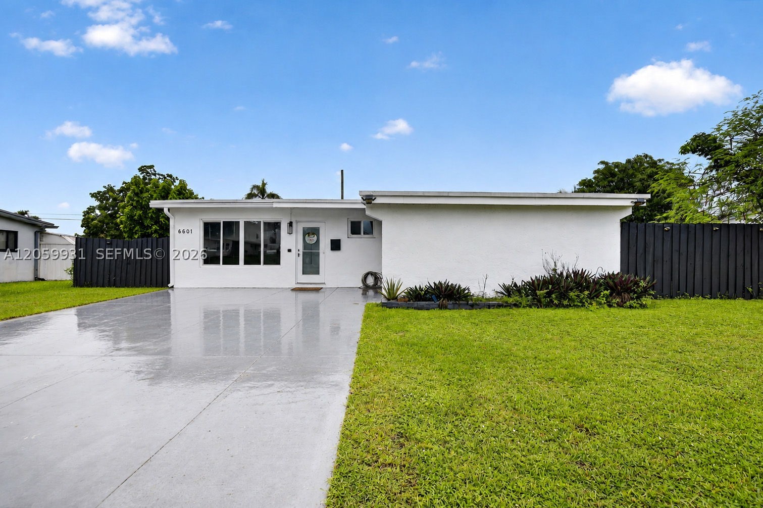 Pembroke Pines photo 2
