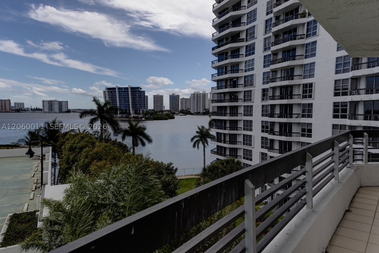 Aventura photo 2