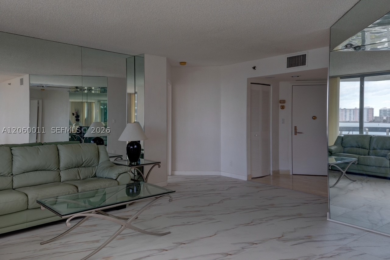 Aventura photo 5