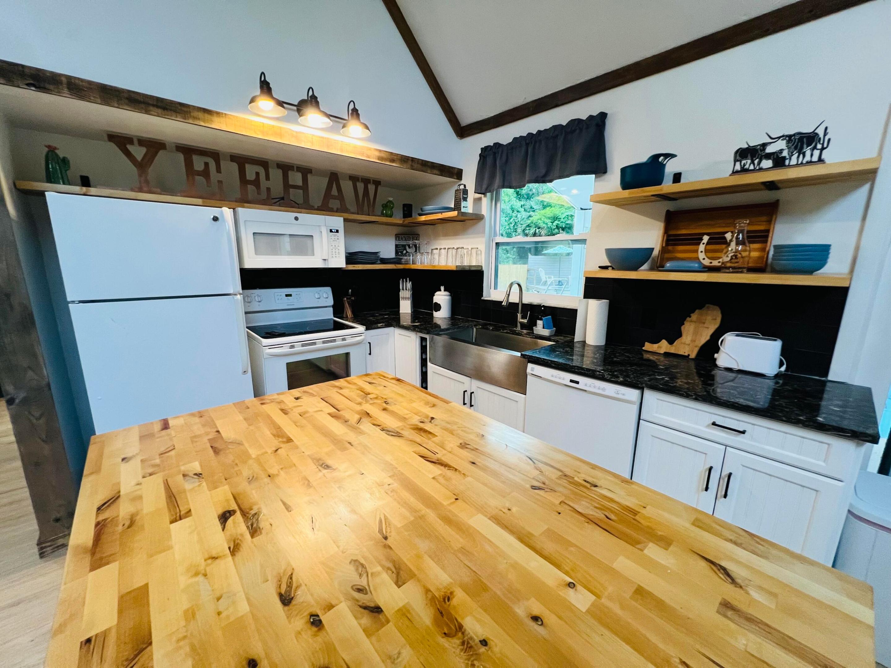 MLS listing photo 5