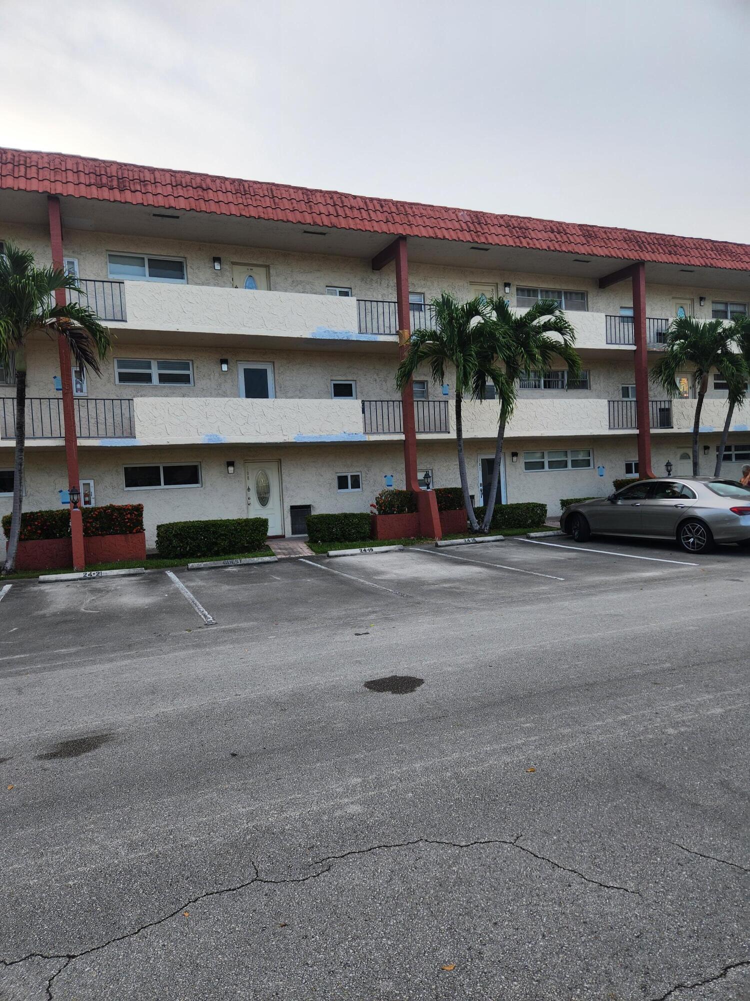 Pembroke Pines photo 4