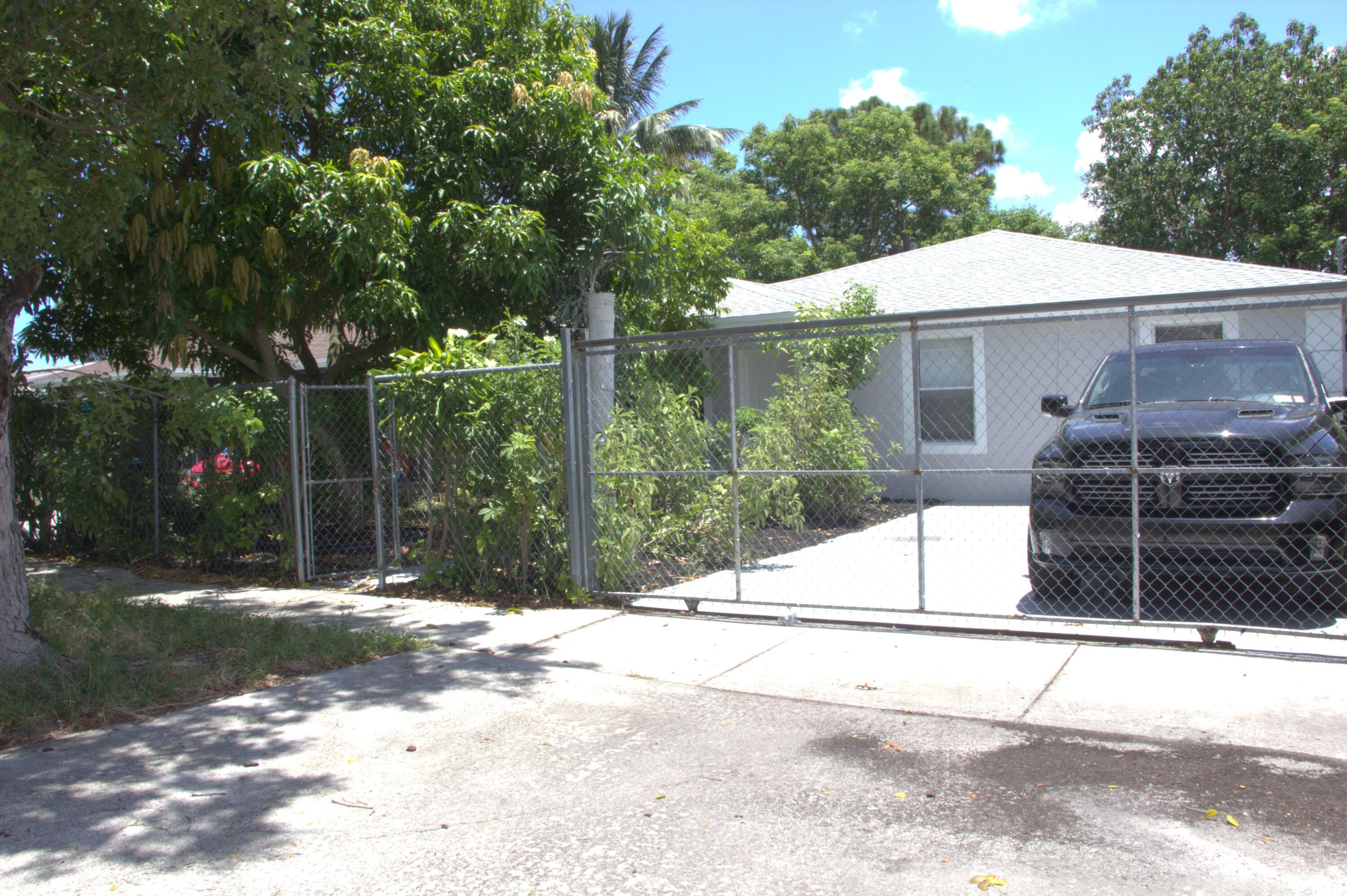 Miami Gardens photo 1