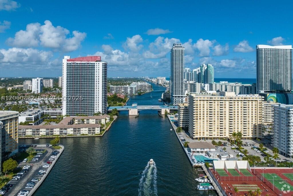Hallandale Beach photo 3