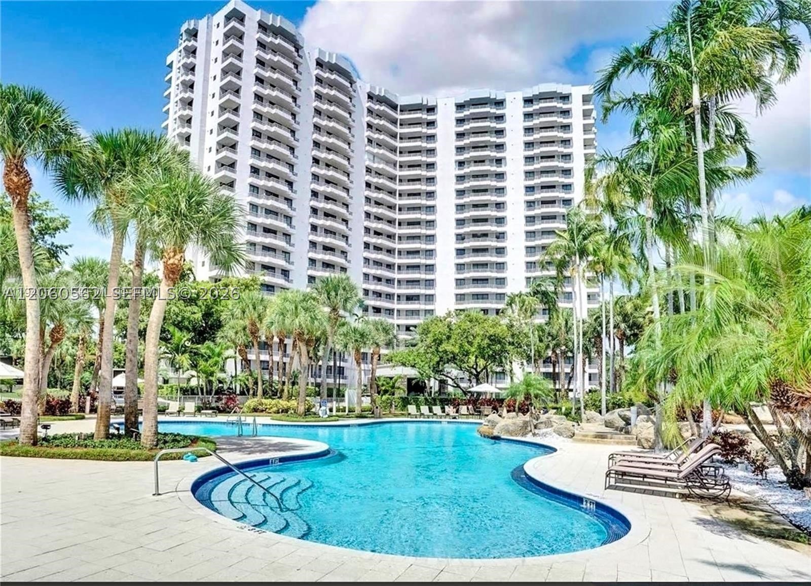 Aventura photo 1
