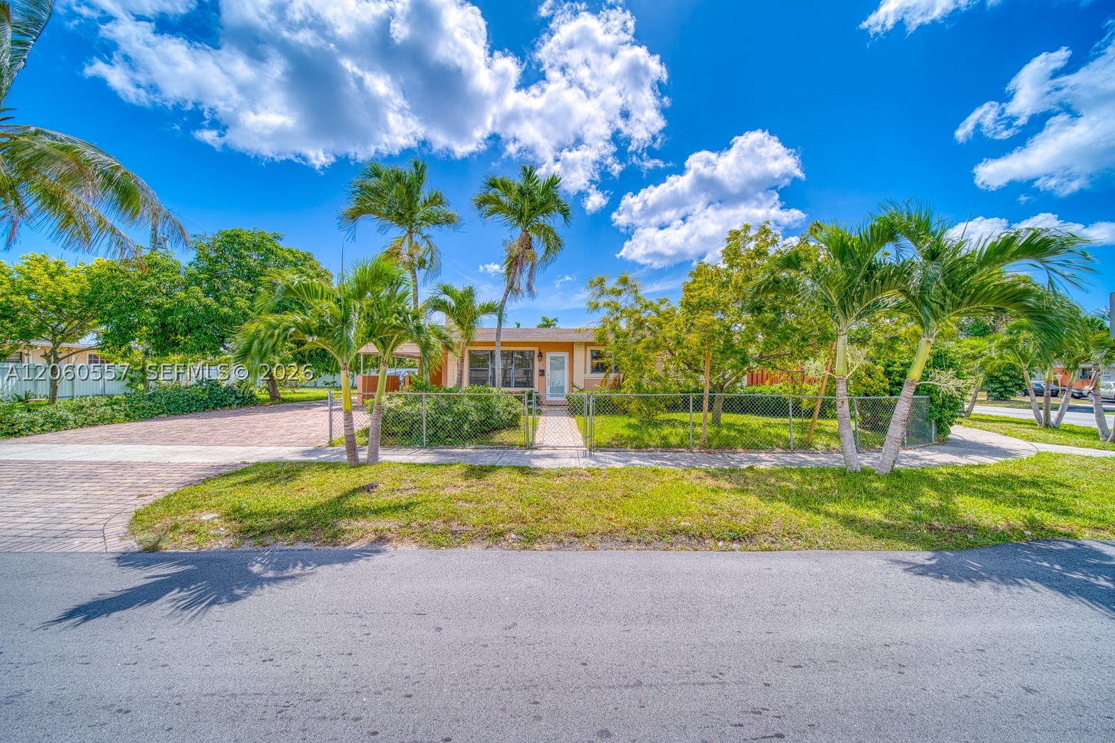 Miami Gardens photo 1