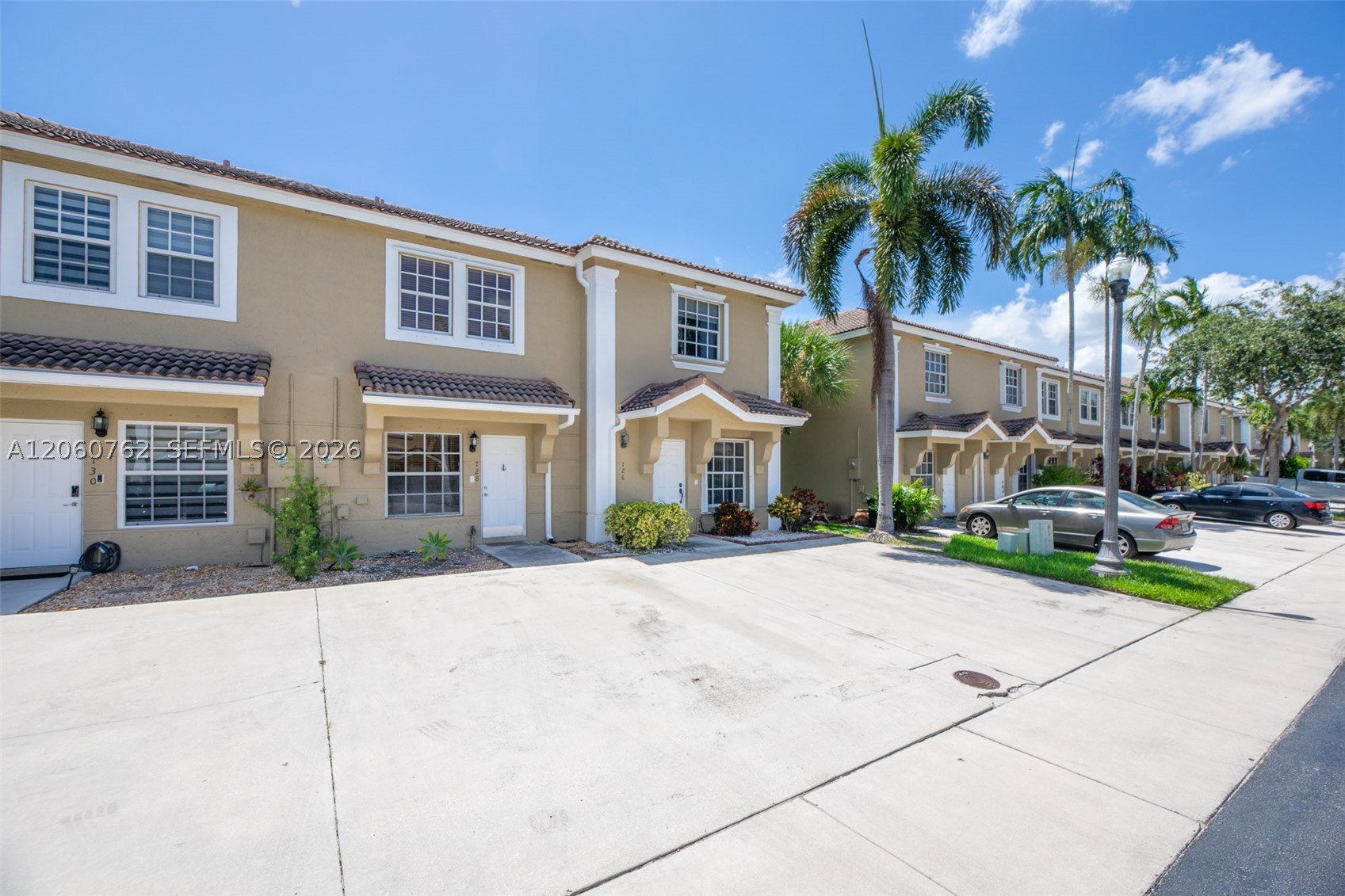 Pembroke Pines photo 2