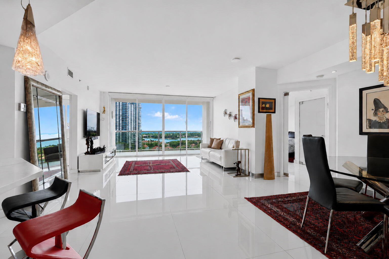Aventura photo 2