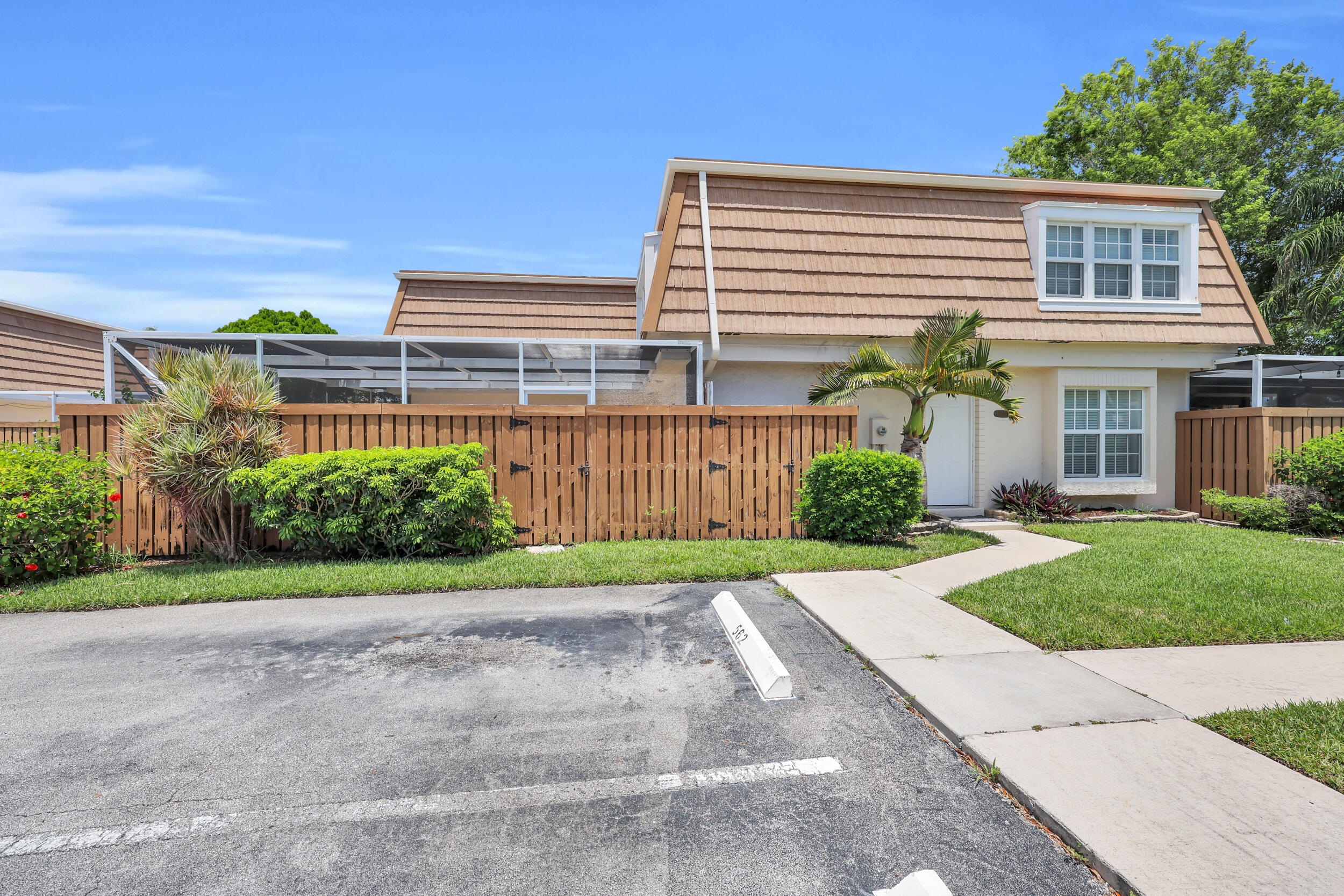 Palm Beach Gardens photo 1