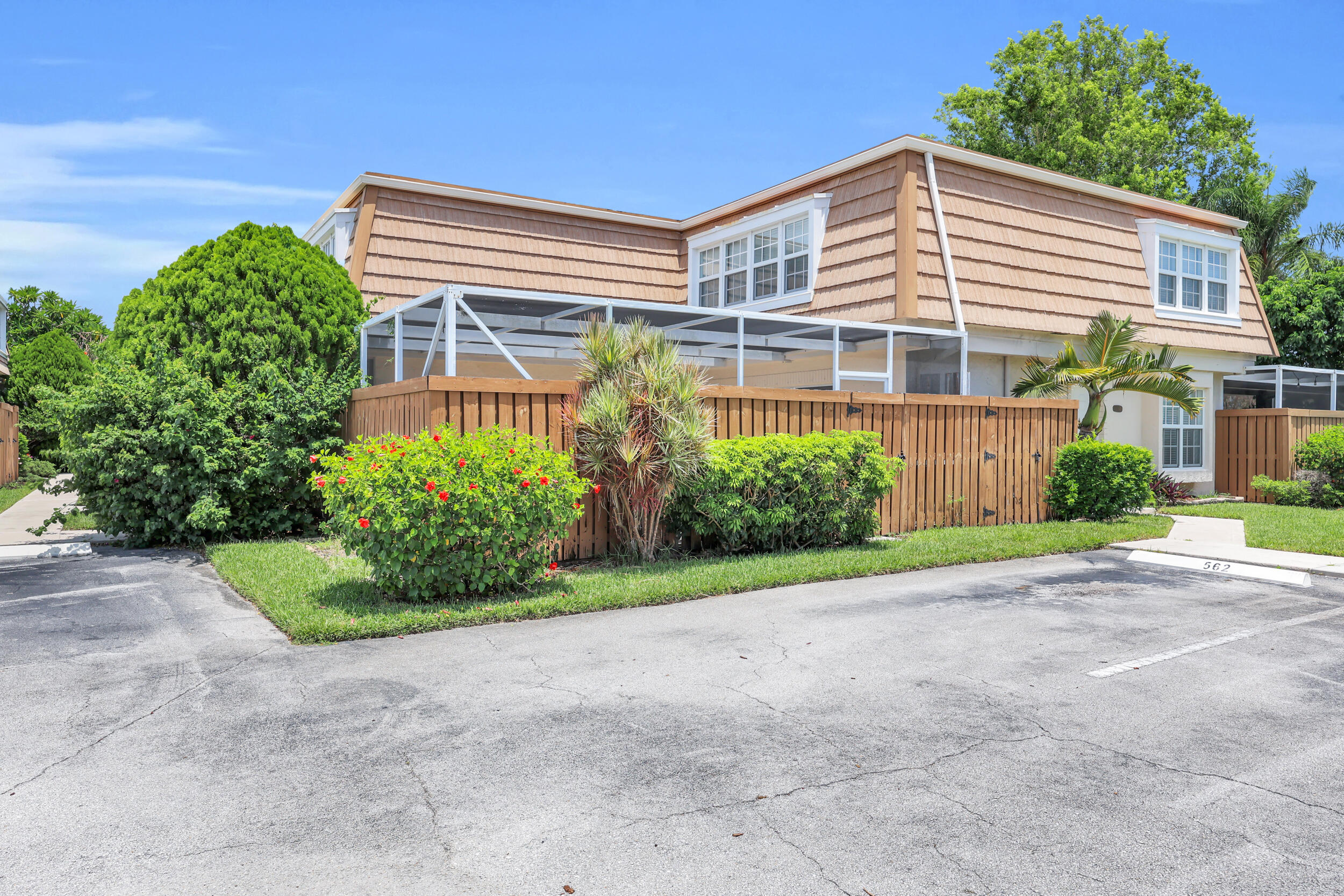 Palm Beach Gardens photo 3