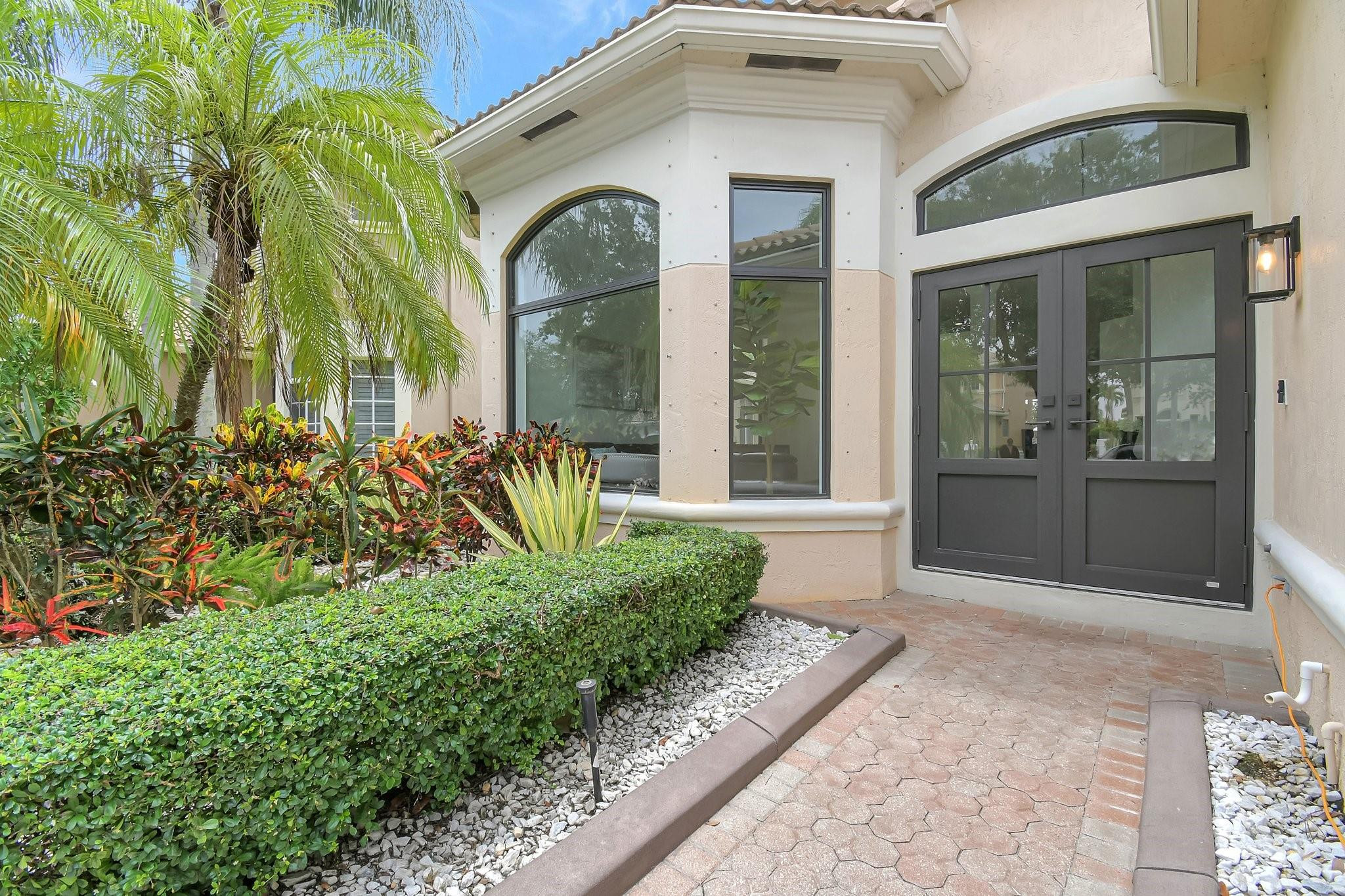 Pembroke Pines photo 4