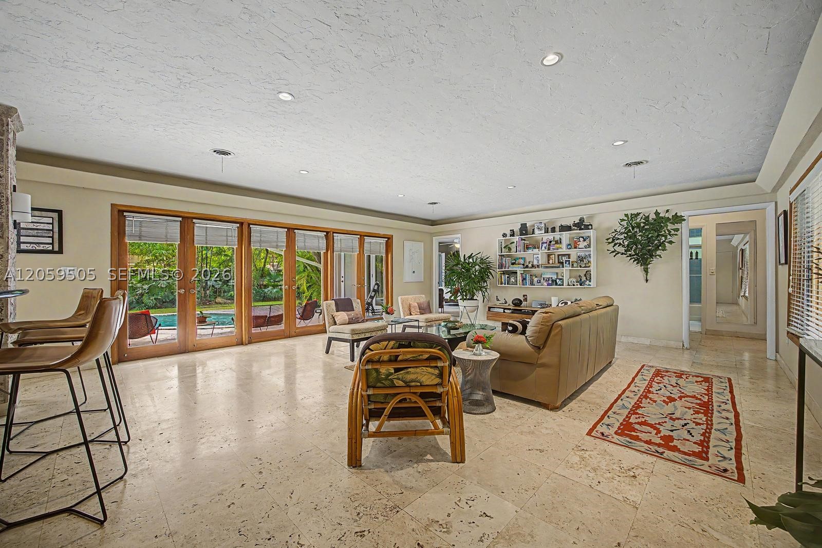 Pinecrest photo 4