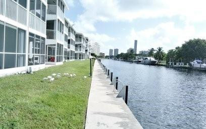 Hallandale Beach photo 1