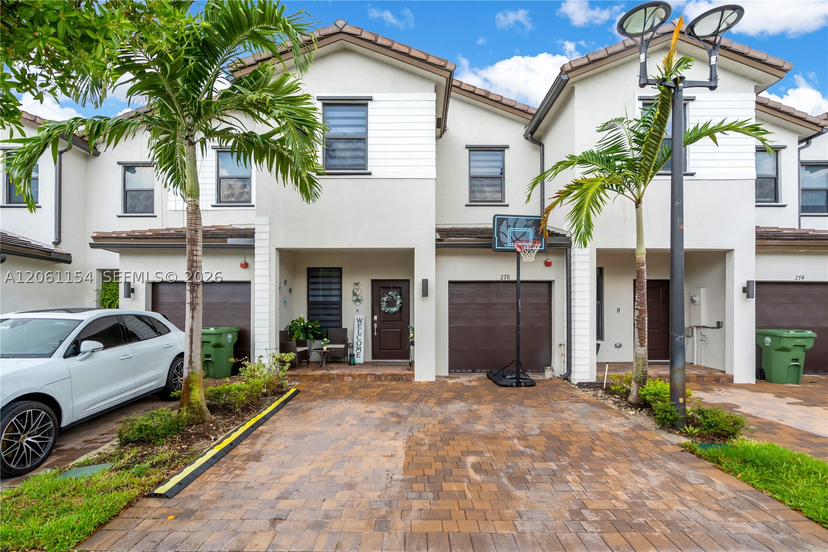 Pembroke Pines photo 1