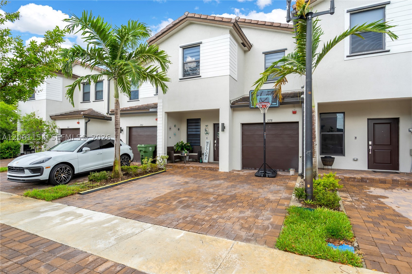 Pembroke Pines photo 2