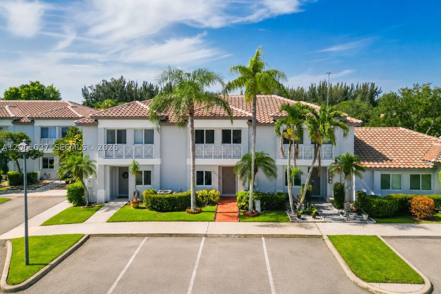 Pembroke Pines photo 2