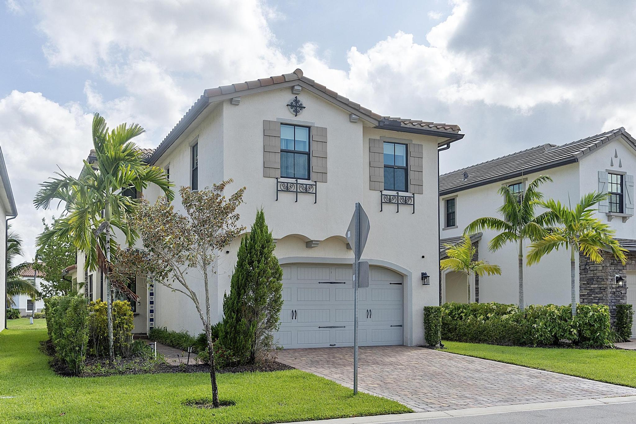Pembroke Pines photo 3