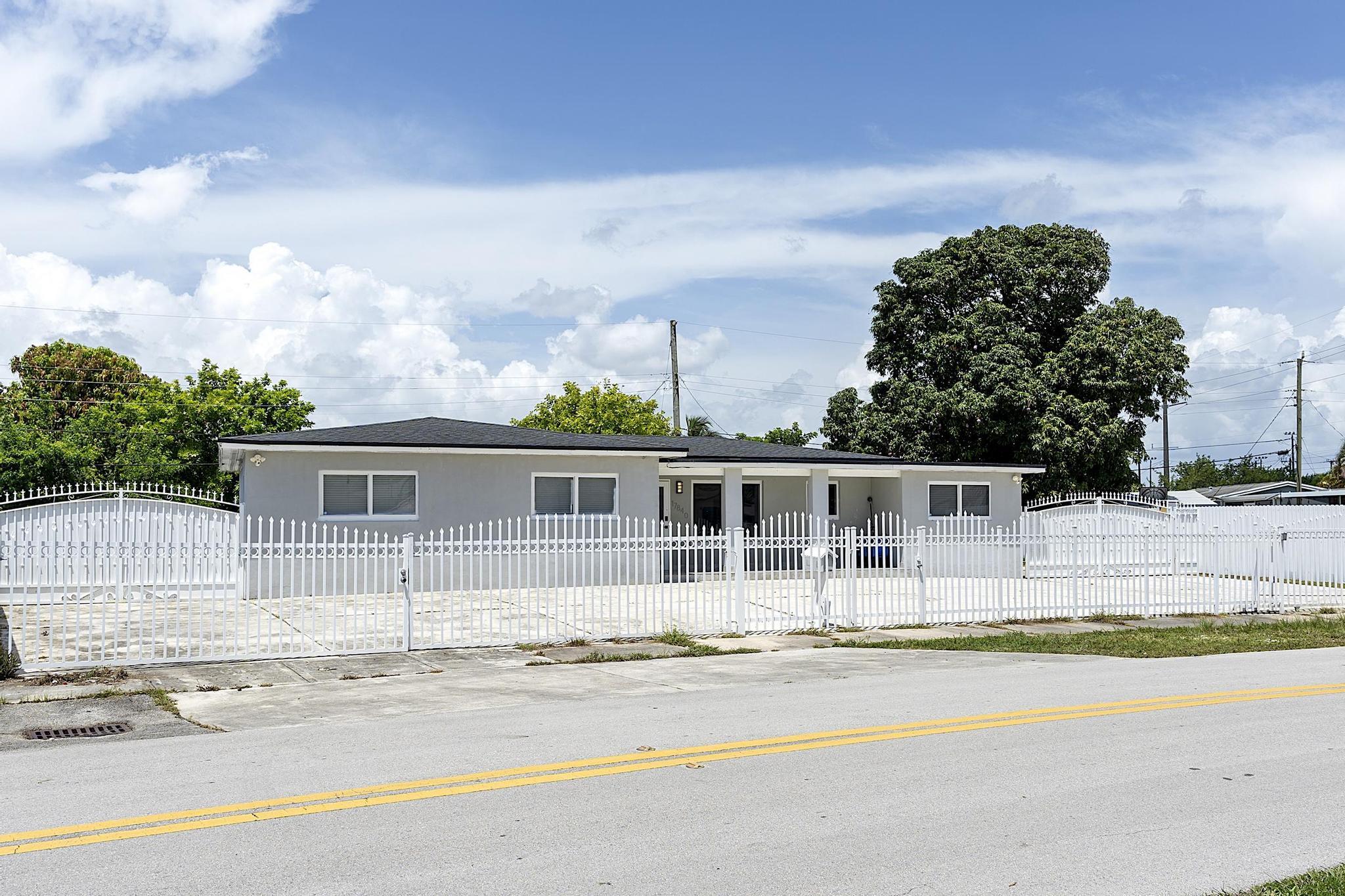 Miami Gardens photo 1
