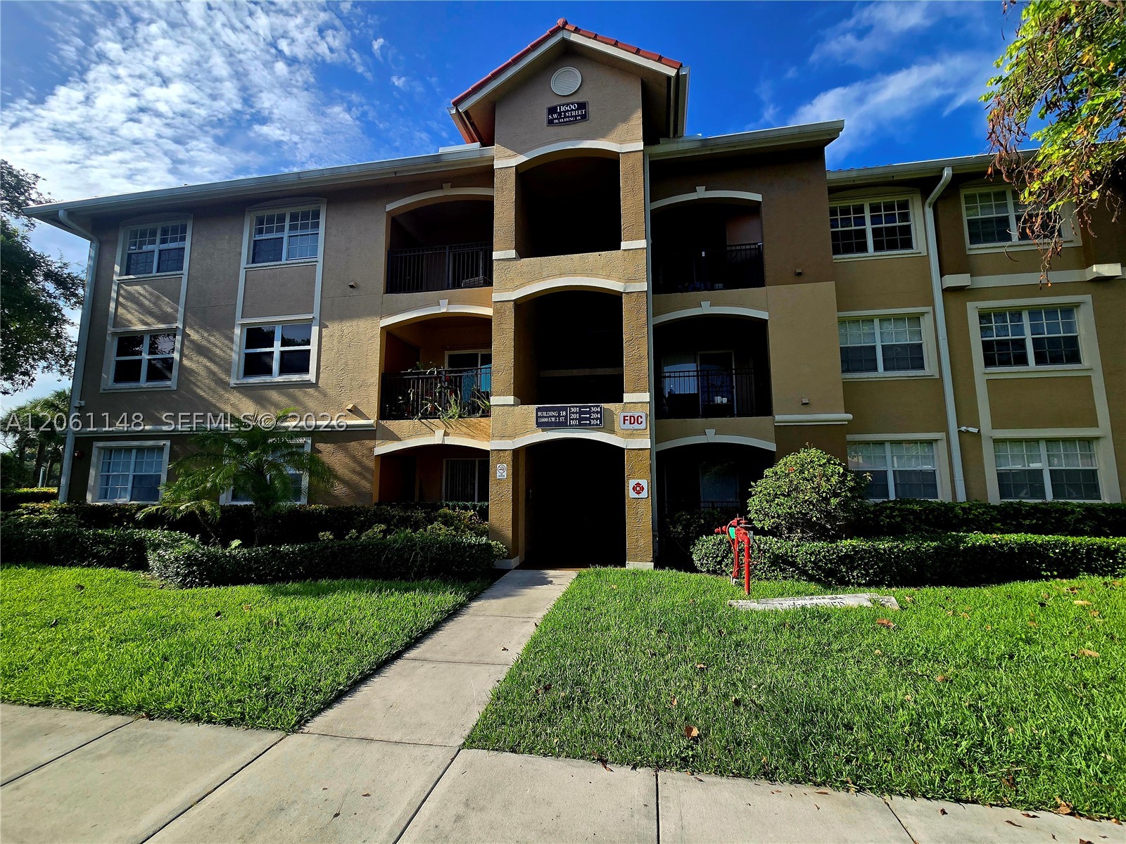Pembroke Pines photo 1
