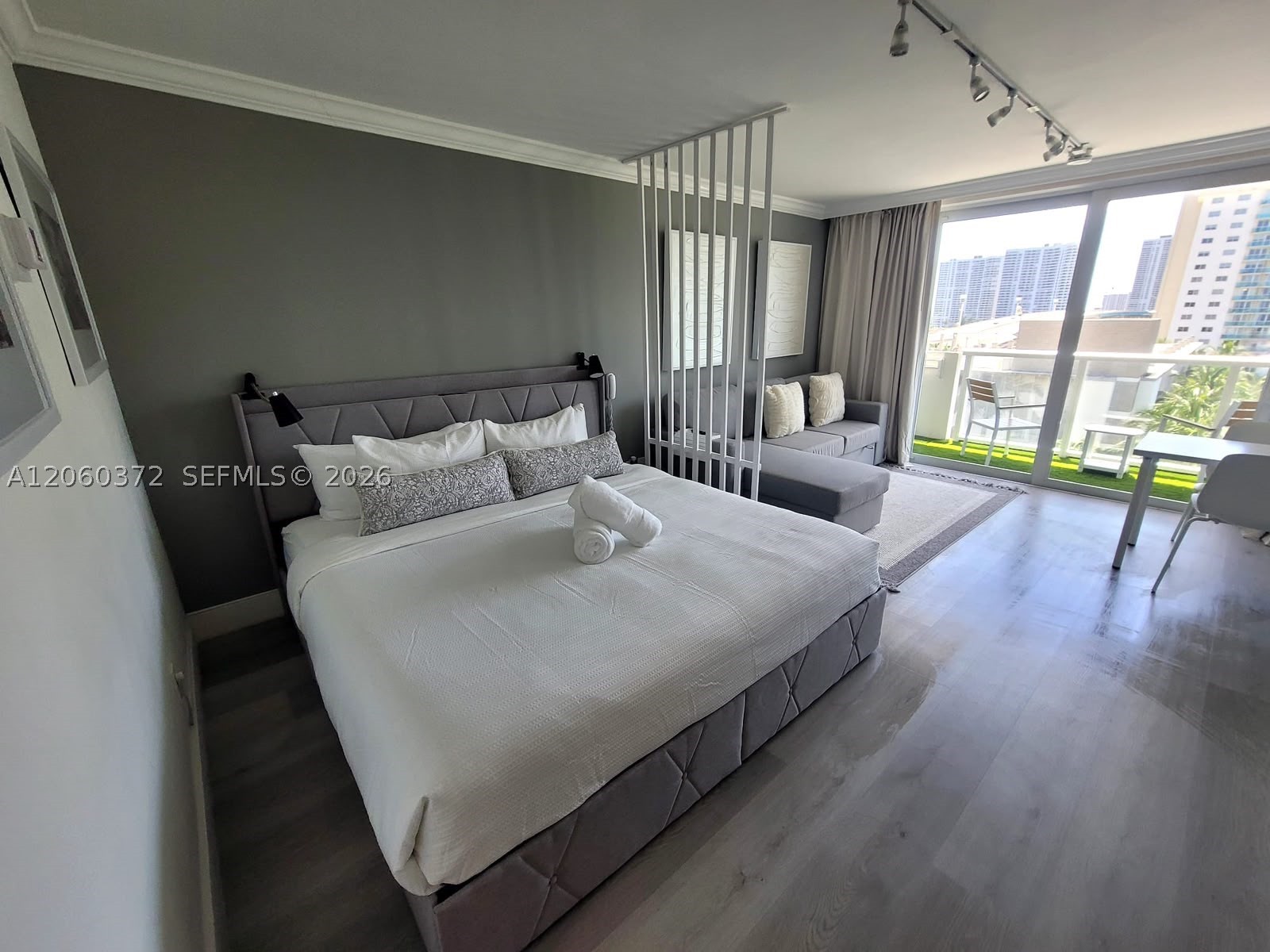 Sunny Isles Beach photo 1