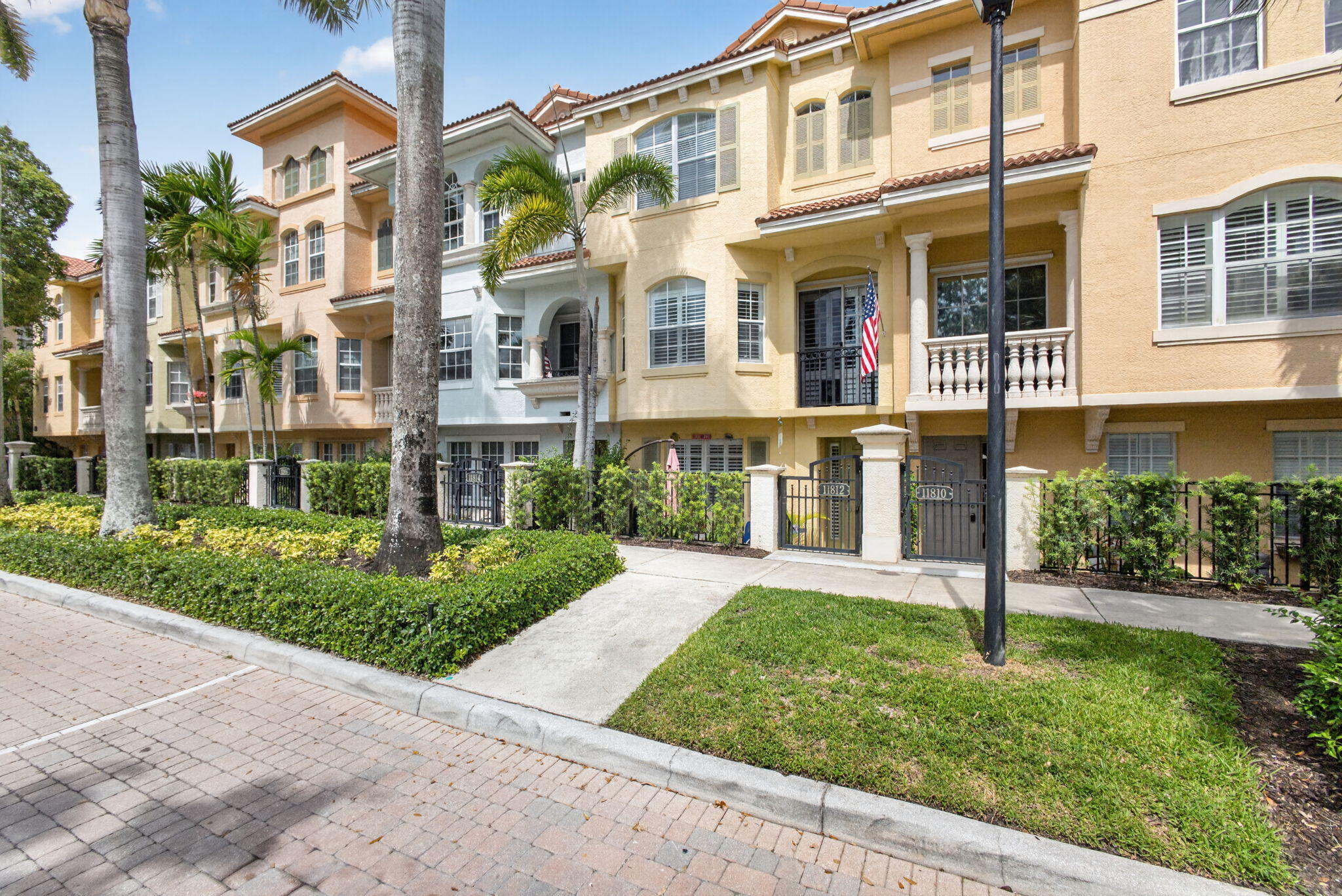 Palm Beach Gardens photo 1