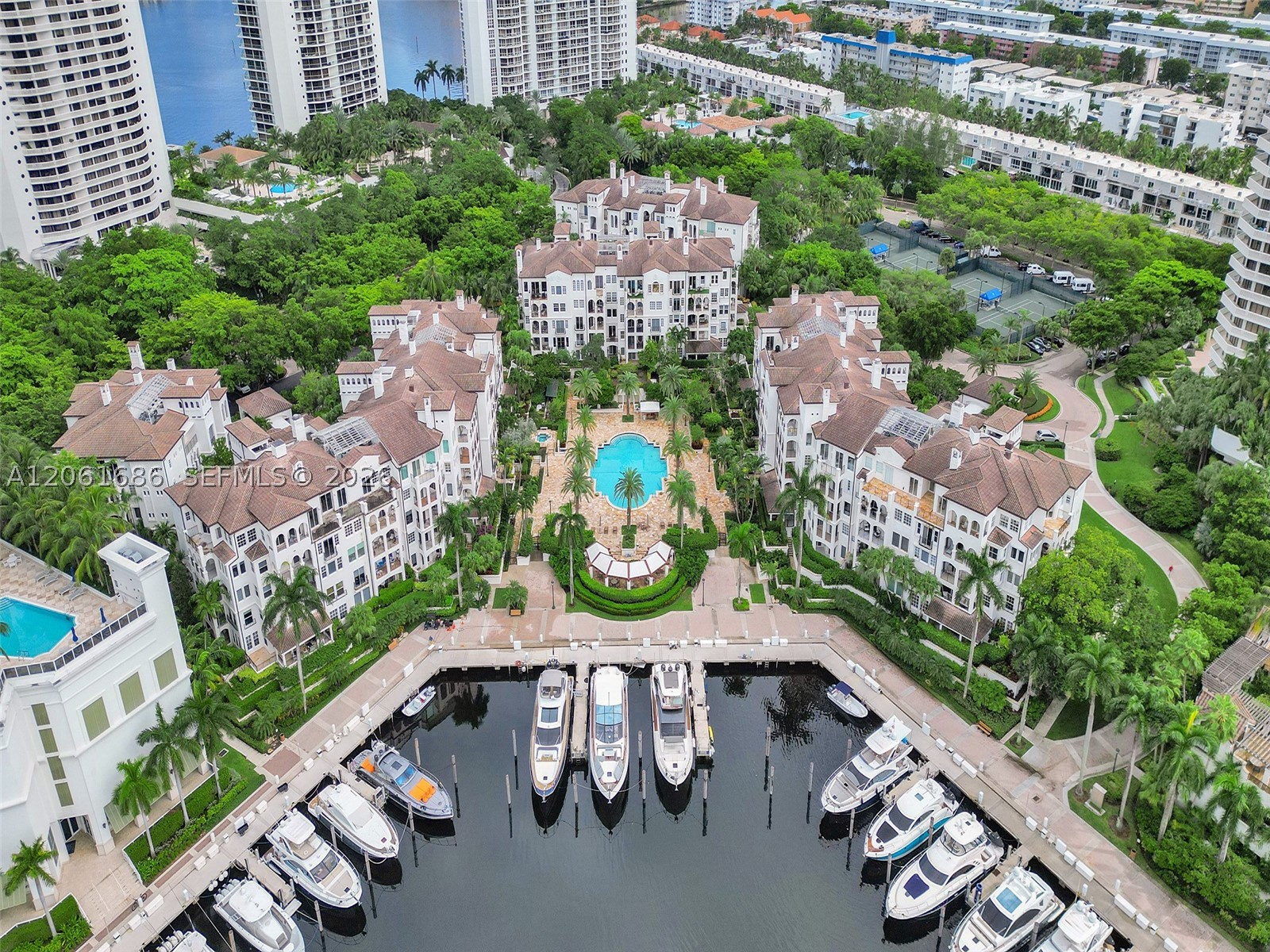 Aventura photo 3
